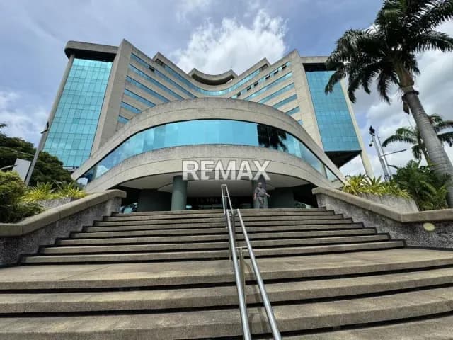 Venta de exclusivo Local comercial en Centro Corporativo Viña Plaza.