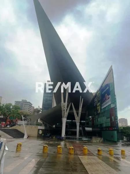 LOCAL COMERCIAL EN VENTA - URB. LOS DOS CAMINOS