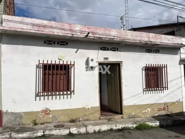 Casa para demoler en venta