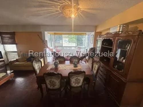 Jg Cod Flex 26-18403 Se Vende Bello Y Espacioso Apartamento 4 Habitaciones 2 Puestos De Estacionamiento En Santa Monica A Precio De Oportunidad
