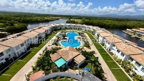#26-9426 En La Urbanización Mas Exclusiva De Puerto Encantado Encuentras Esta Villa Completamente Equipada Newman Nunes