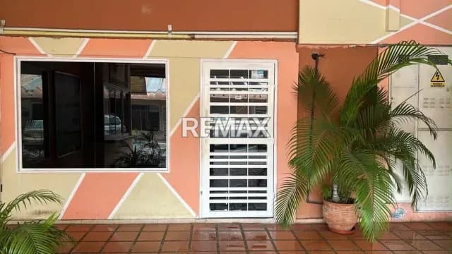 Local Comercial en Venta N° 21 Centro Comercial Plaza la Cruz-Cabudare