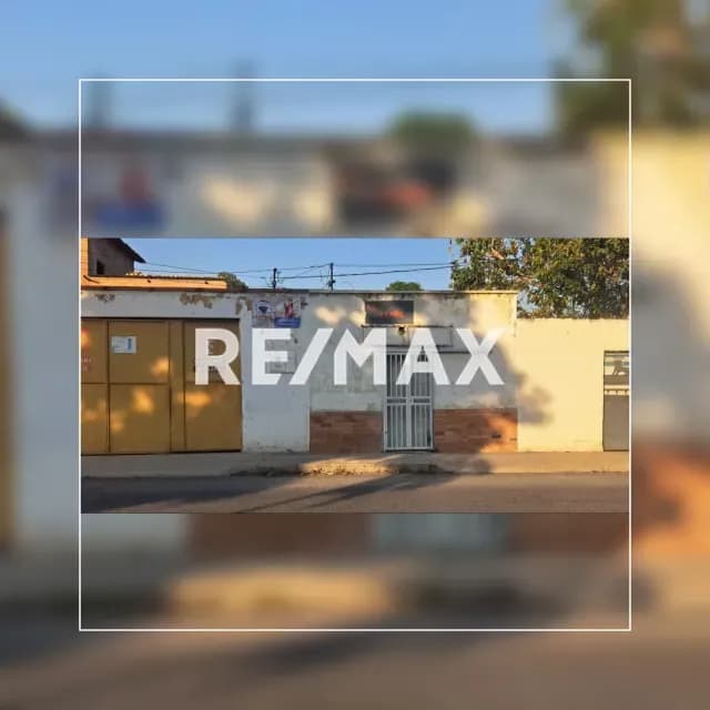 Oportunidad de inversión, Terreno de 344 m2 con locales comerciales