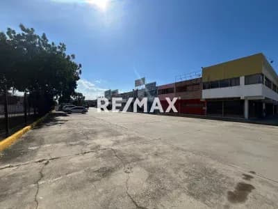 Local En Venta En San Diego Castillito Diagonal a Don Julio Centeno Equipado
