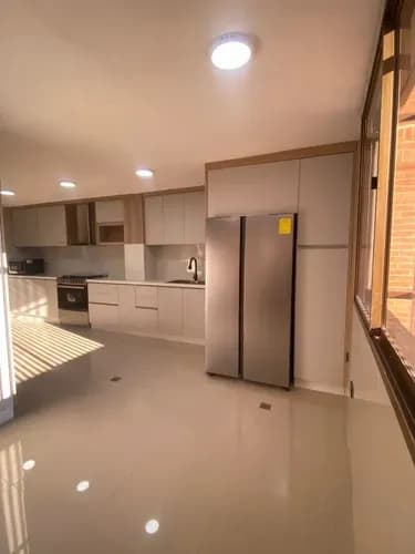 Apartamento Moderno Semiamoblado Con Planta 100% En Alquiler En Mañongo, Residencias La Florida - Atmlf