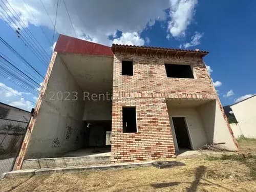 En Venta Townhouse En Turmero En Obra Gris Db 25-14294
