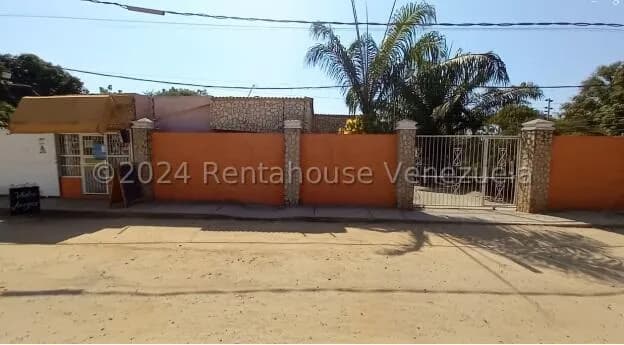 Casa (Multipes Niveles) en Venta en Carretera H, Zulia