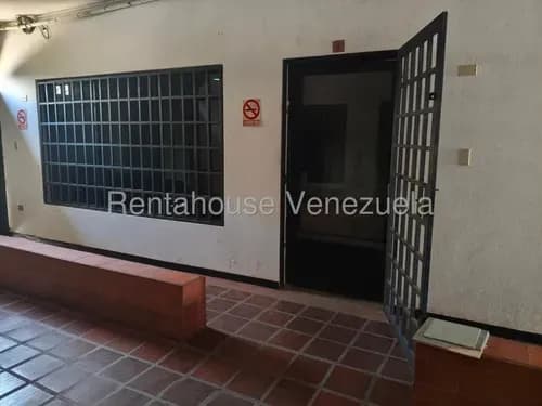 Local En Alquiler En Planta Baja Urbanización Santa Fe # 26-19119
