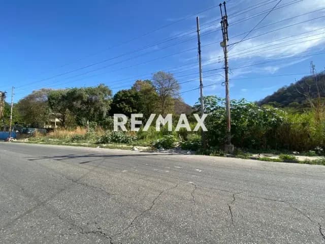 ¡Oportunidad ! En Venta Terreno Av. Principal el Milagro