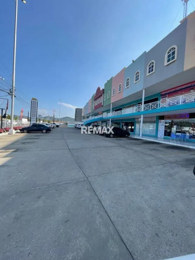 Alquiler de Apartamento Tipo Estudio en el Centro Comercial Puerto Ensenada
