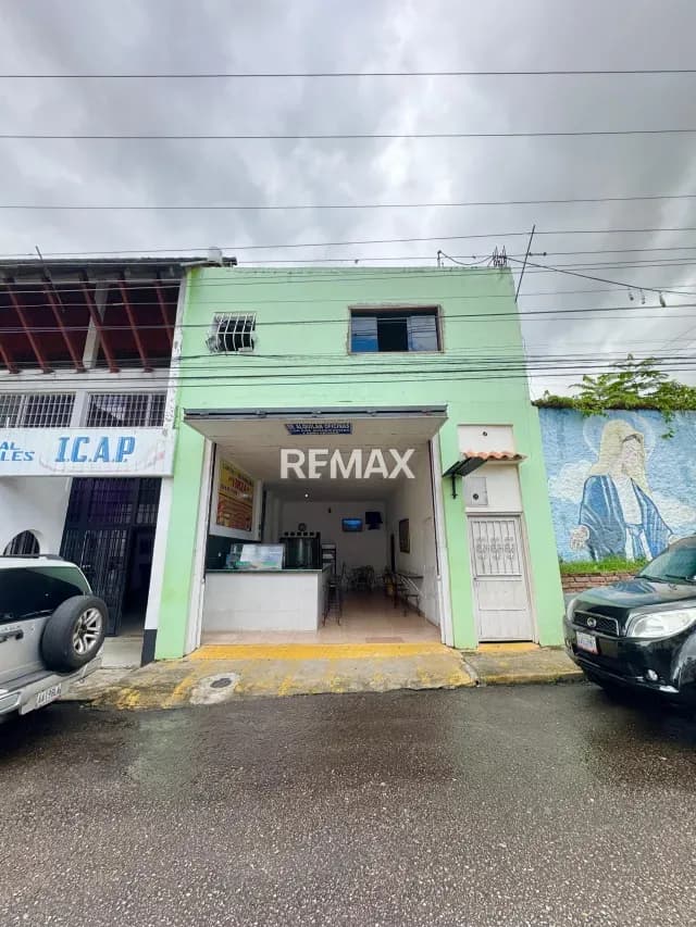 EN VENTA | CASA COMERCIAL A PIE DE CALLE – CENTRO DE SAN CRISTÓBAL