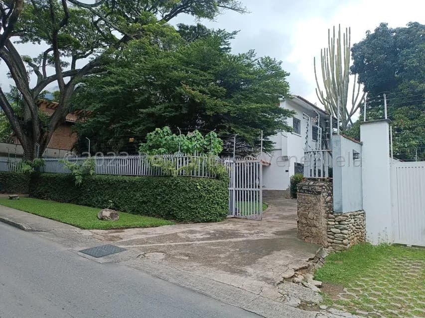 Casa (Colonial) en Venta en Country Club, Distrito Metropolitano