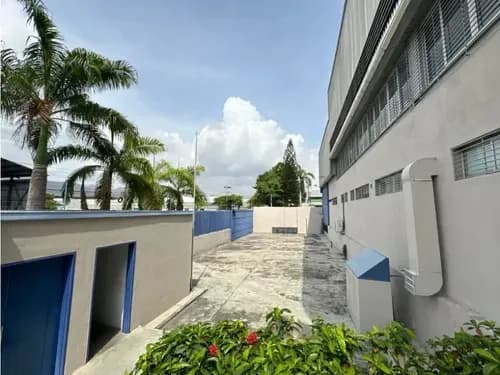 Vendo Galpón 2.450m2 3b/10p Guarenas