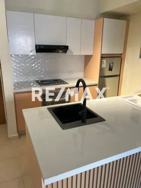 Apartamento en Alquiler tipo estudio Remodelado y amoblado