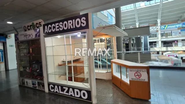 Alquiler de mini local en el CC Cristal de Naguanagua