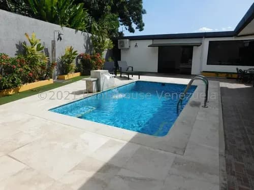 Nataly Zambrano Nz*23-23615 Te Ofrece Esta Quinta En Venta En Colinas De Santa Rosa
