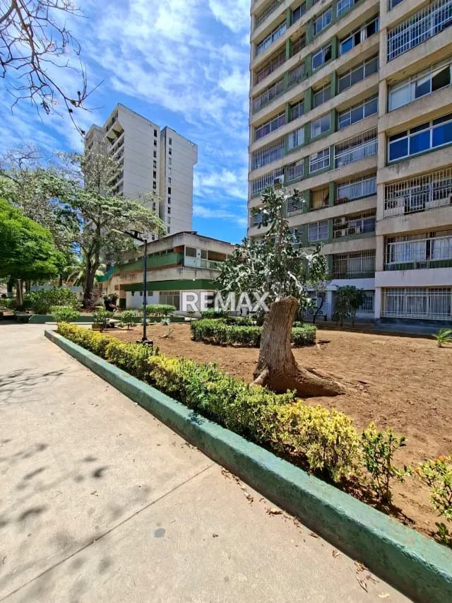 EN VENTA APARTAMENTO EN EL SECTOR GENOVÉS