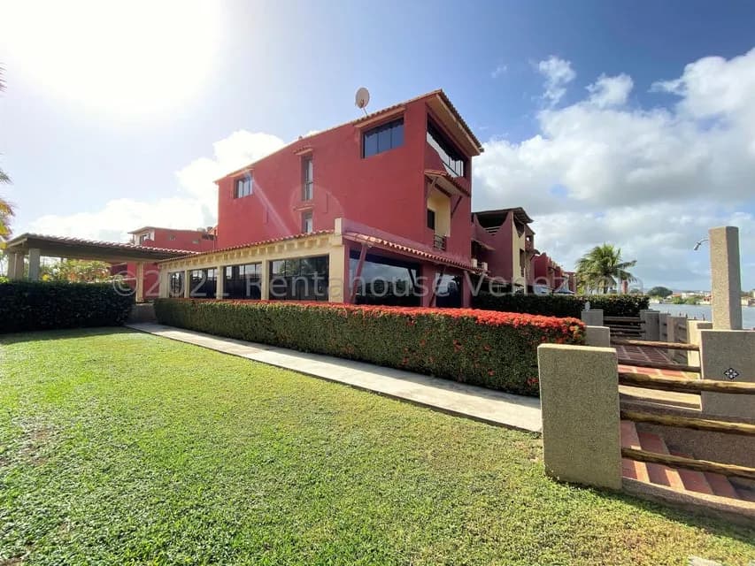 Townhouse (Multiples Niveles) en Venta en Puerto Encantado, Miranda