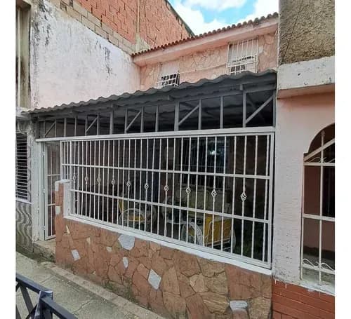 Casa En Venta Urb. La Isabelica Valencia Edo Carabobo Mf-9967613