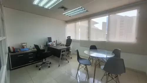 Económica Y Lista: Alquilo Oficina En La Castellana. ¡ Negociable ! Rg