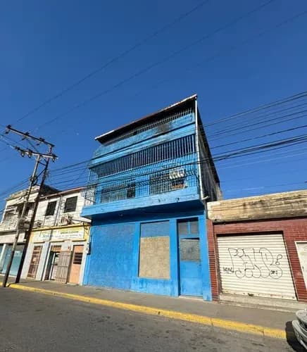 Se Vende Local O Edificio A Remodelar. Prolongación Avda Bermúdez. A La Altura De Barrio El Carmen. Maracay Edo Aragua