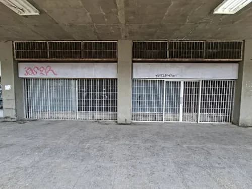 En Venta Local Comercial En Parque Central