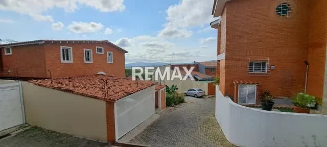 Casa en venta en Res. Alquerias, Urb. Colinas del Turbio