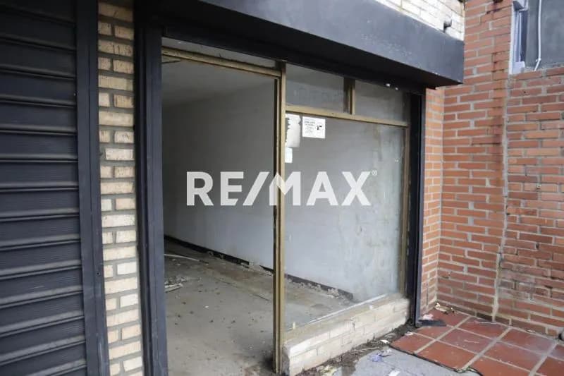 Se Alquila Local Comercial en la Avenida 15 Las Delicias