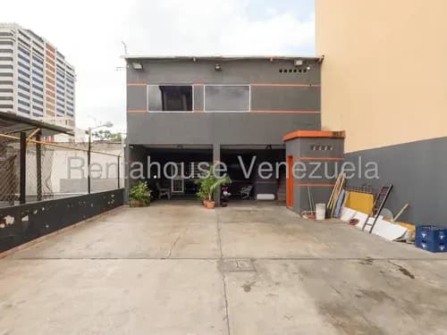 # 26-11020 Venta Excelente Local Comercial Tipo Concesionario Ubicado En Zona Estratégica Del Centro De Barquisimeto,lara Gm +