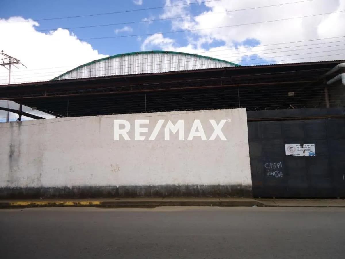 En Venta Galpón en Juanico Viejo a 50 m de Av. Libertador, Maturín, Estado Monagas