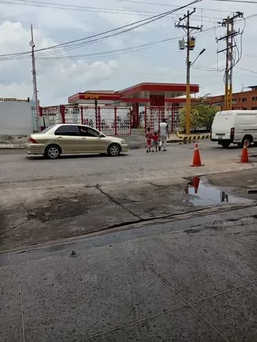 En Venta Local Comercial En La Avenida Michelena De Valencia Estado Carabobo / Emer