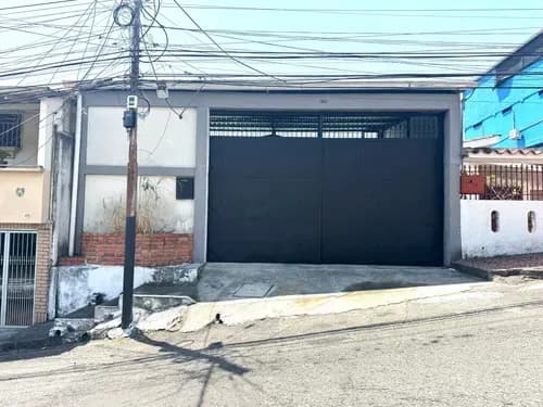 Xv, Se Alquila Galpón En Barrio Sucre, Colinas De Antaraju.