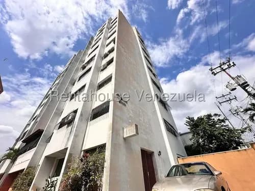 Karen Burgos Vende Excelente Apartamento En Nueva Segovia Barquisimeto, Cód. 26-13620, Totalmente Remodelado Con Acabados De Lujo Y Diseño Moderno.