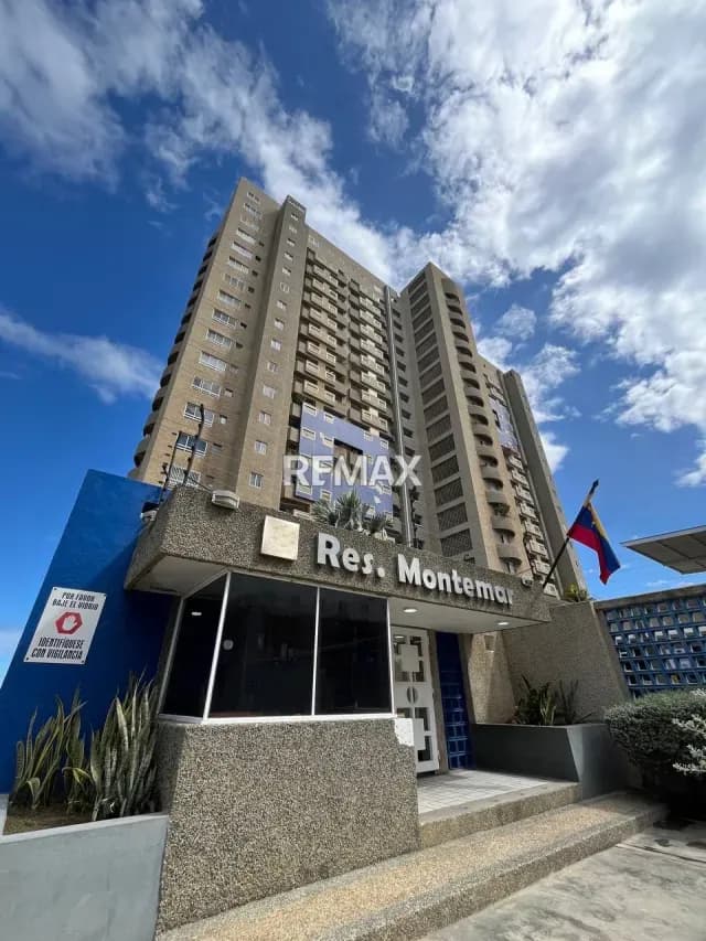 Se alquila apartamento en playa grande