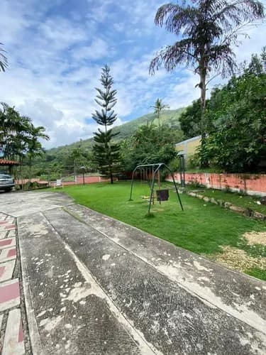 Casas En Las Morochas En San Diego Son 2 Propiedades Juntas