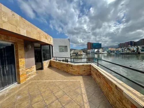Vg. Se Vende Casa Bote C. 3 Niveles. Lecheria. Anzoategui.