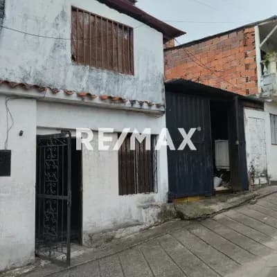 SE VENDE CASA EN PERIBECA