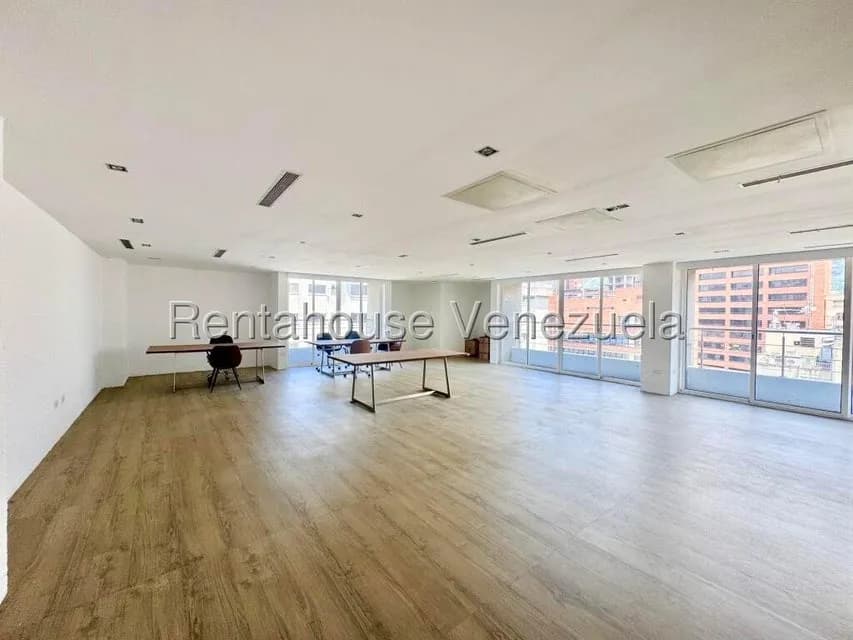Comercial (Local Comercial) en Venta en El Rosal, Distrito Metropolitano