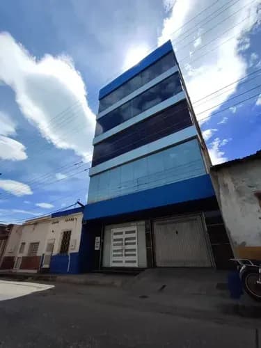 Josseyris Jimenez Vende Oficinas En Puerto Cabello Edif Empresarial