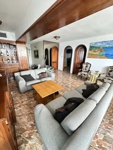 Apartamento Con Vista Al Mar, Comodo Y Residencia Con Piscina Ubicado En Primera Linea, Macuto. Unikaref616