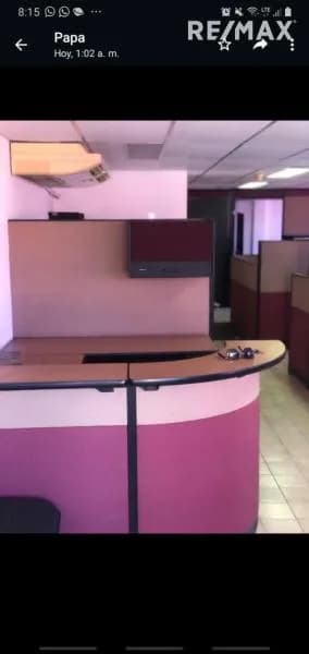 Se alquila oficina en la Avenida juncal sobre Megafarma