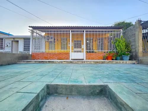 Vendo Casa Economica En Cabudare Lara. Con 2 Habitaciones, 2 Baños, Patio, Oportunidad De Expansion. Vende Héctor Malavé