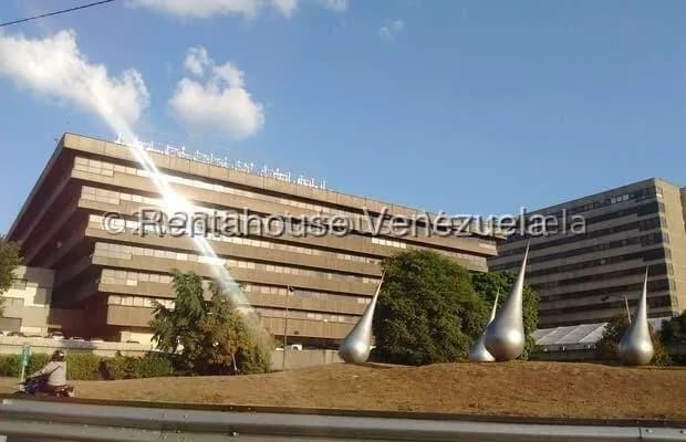 Apartamento (1 Nivel) en Alquiler en Chuao, Distrito Metropolitano