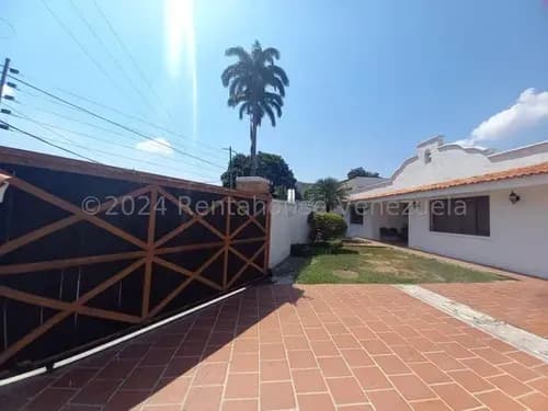 Casa En Venta En Guaparo Valencia Lr Carabobo Amplios Espacios En Armonia En Zona Exclusiva. Solo Clientes Directos