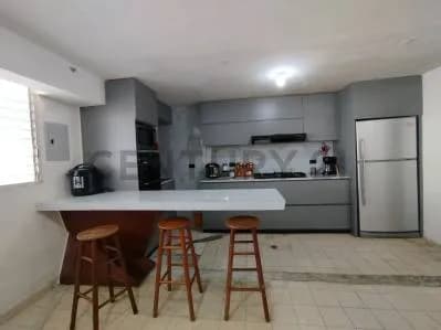 Casa en venta en Las Rosas. Urb. Puerta El Bosque