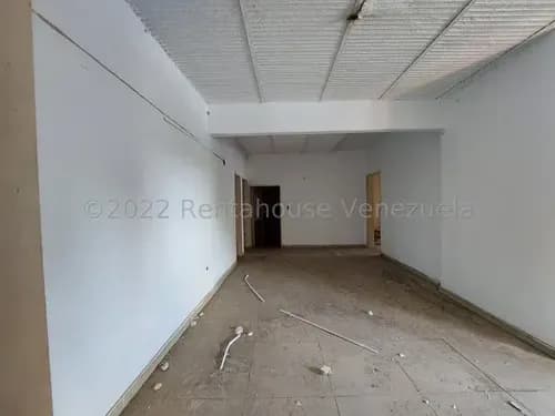 Local En Venta Maracay Centro 23-7446 Yb