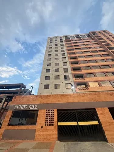 En Venta Moderno Apartamento Resd Monte Alto - Mañongo 64 M2 2 Habitaciones 2 Baños 2 Puestos De Estacionamientos ( Independientes) Cocina De Cuarzo Blanco.actualizada Gavip