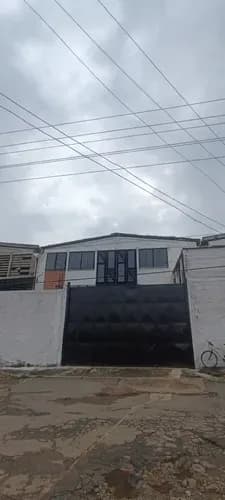 Leandro Araque Inzitu Realtors Alquila Galpón En La Zona Industrial La Guacamaya Av Ppal Los Samanes Valencia Estado Carabobo Paralelo A La Avenida Lisandro Alvarado. - 672 M².