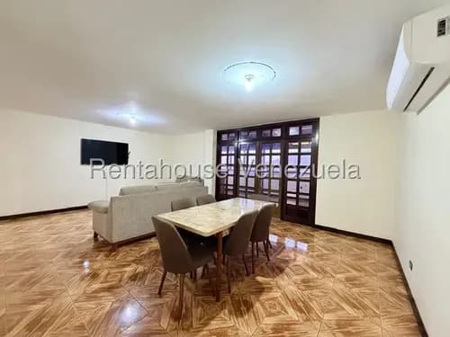 Lld/ Espectacular Ph De Una Sola Planta, Con Terraza Techada Y Cerramientos Con Ventanas Panorámicas En Venta 26-19291