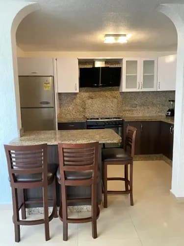Resd. Guaica Real,lechería 80mts2 Piso Uno (1) ,3 Habitaciones 2 Baños 1 P.e El Apartamento Queda Amoblado Y Equipado. El Conjunto Residencial Posee Piscina, Caney